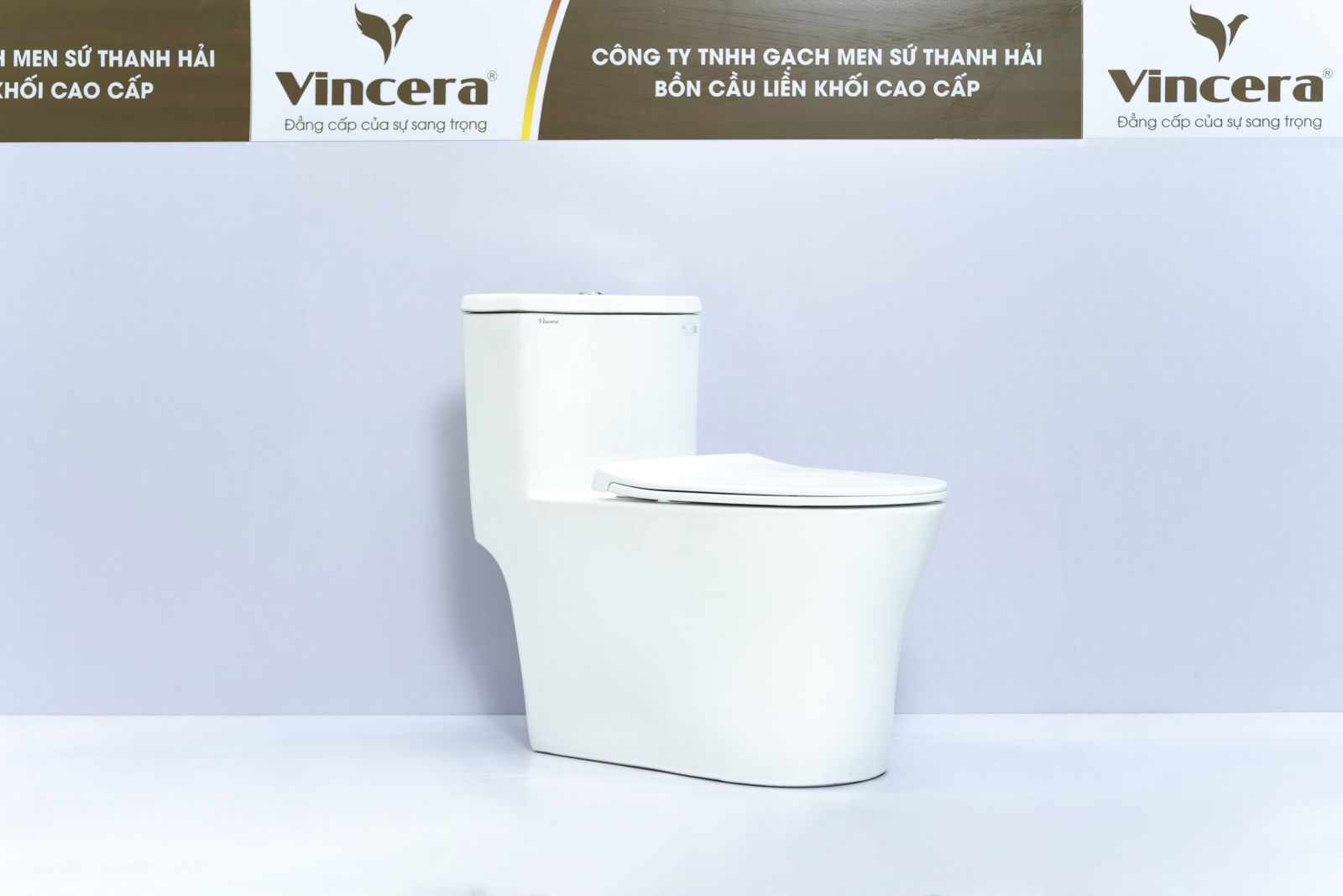 Bồn Cầu Liền Khối V83